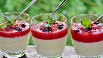 Panna cotta au coulis de fruits rouges