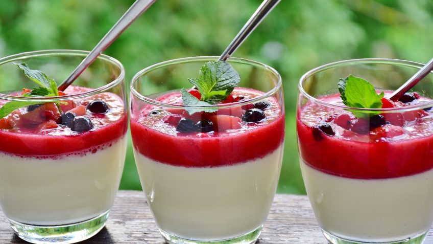 Panna cotta au coulis de fruits rouges