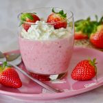 Verrine de Mousse légère à la fraise