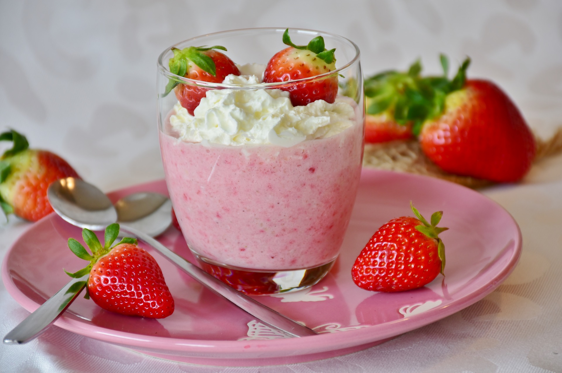 Recette Mousse de fraise en verrine - recette desserts et gateaux ...