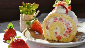 Gâteau roulé aux fraises