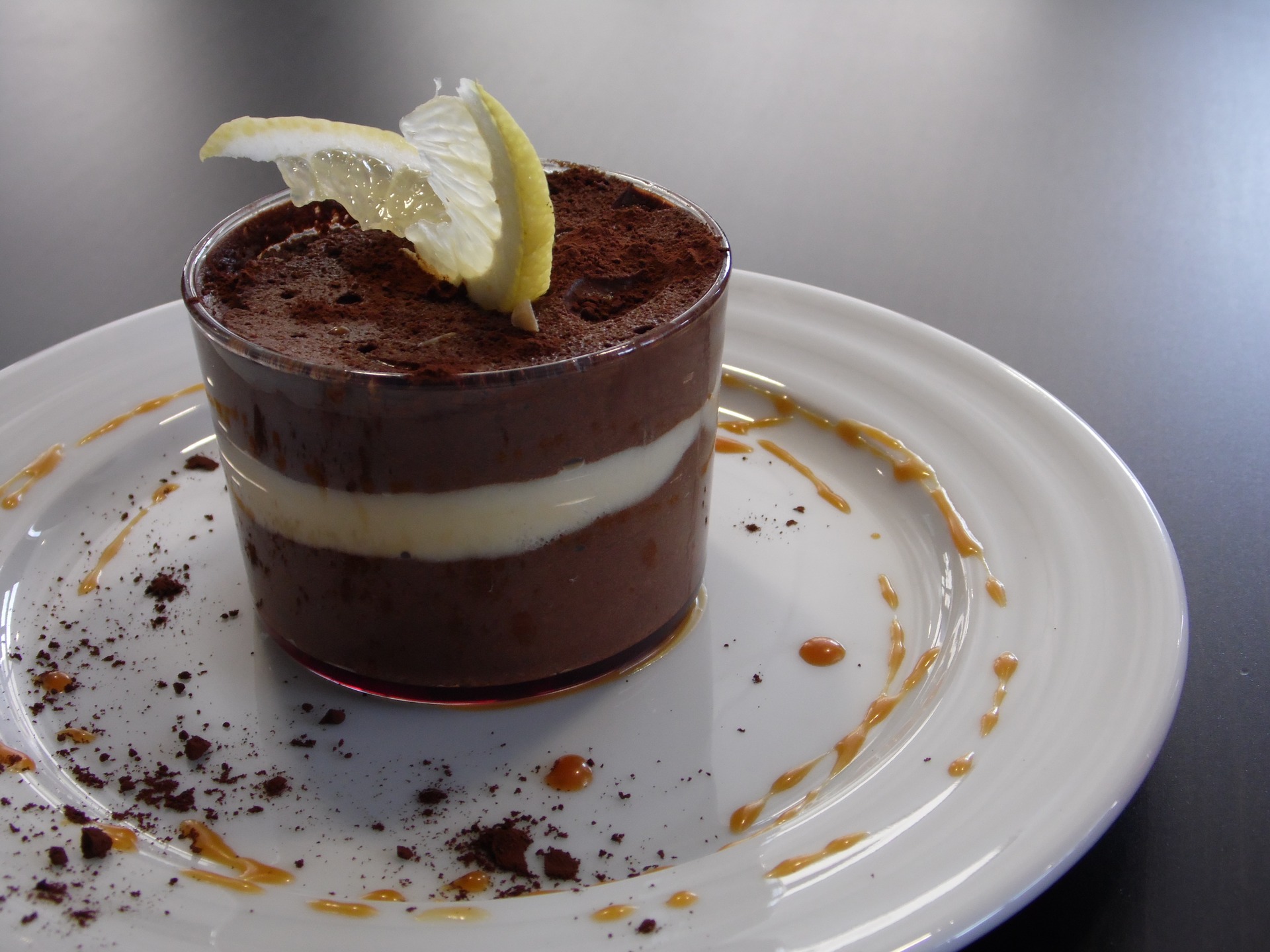 Recette Mousse aux trois chocolats très facile - recette desserts et ...