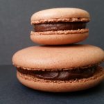 Macaron café, chocolat et rhum