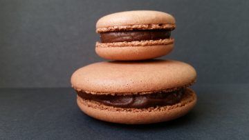 Macaron café, chocolat et rhum